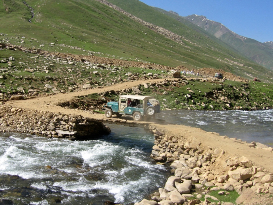 Once over the Babusar Pass we dropped down through the Kaghan valley to rejoin the Karokorum Highway back into Islamabad