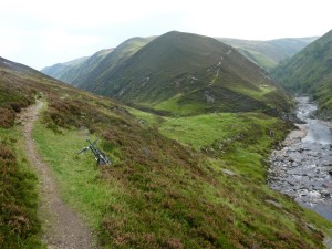 The narrow watershed area leading to Glen Tilt
