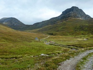 Approaching the Lairig Leacach bothy